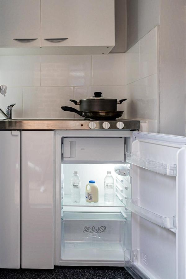 Luxury One Bedroom Guesthouse M6, Junction 10 Walsall Willenhall المظهر الخارجي الصورة