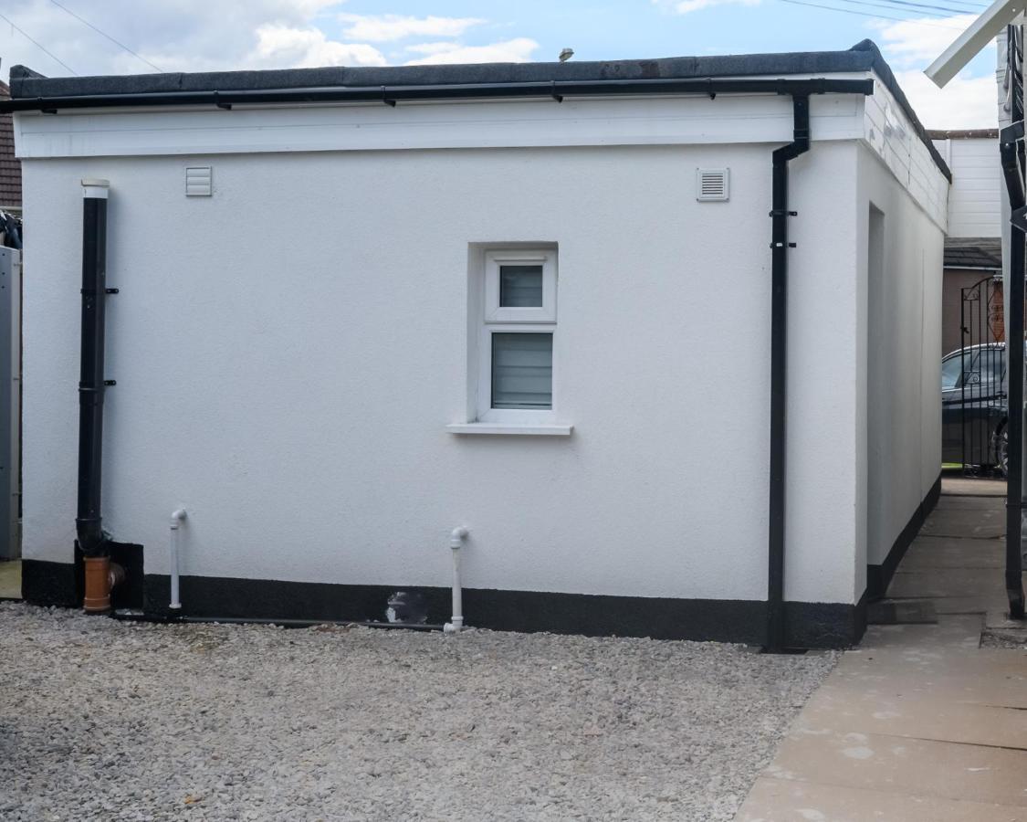 Luxury One Bedroom Guesthouse M6, Junction 10 Walsall Willenhall المظهر الخارجي الصورة
